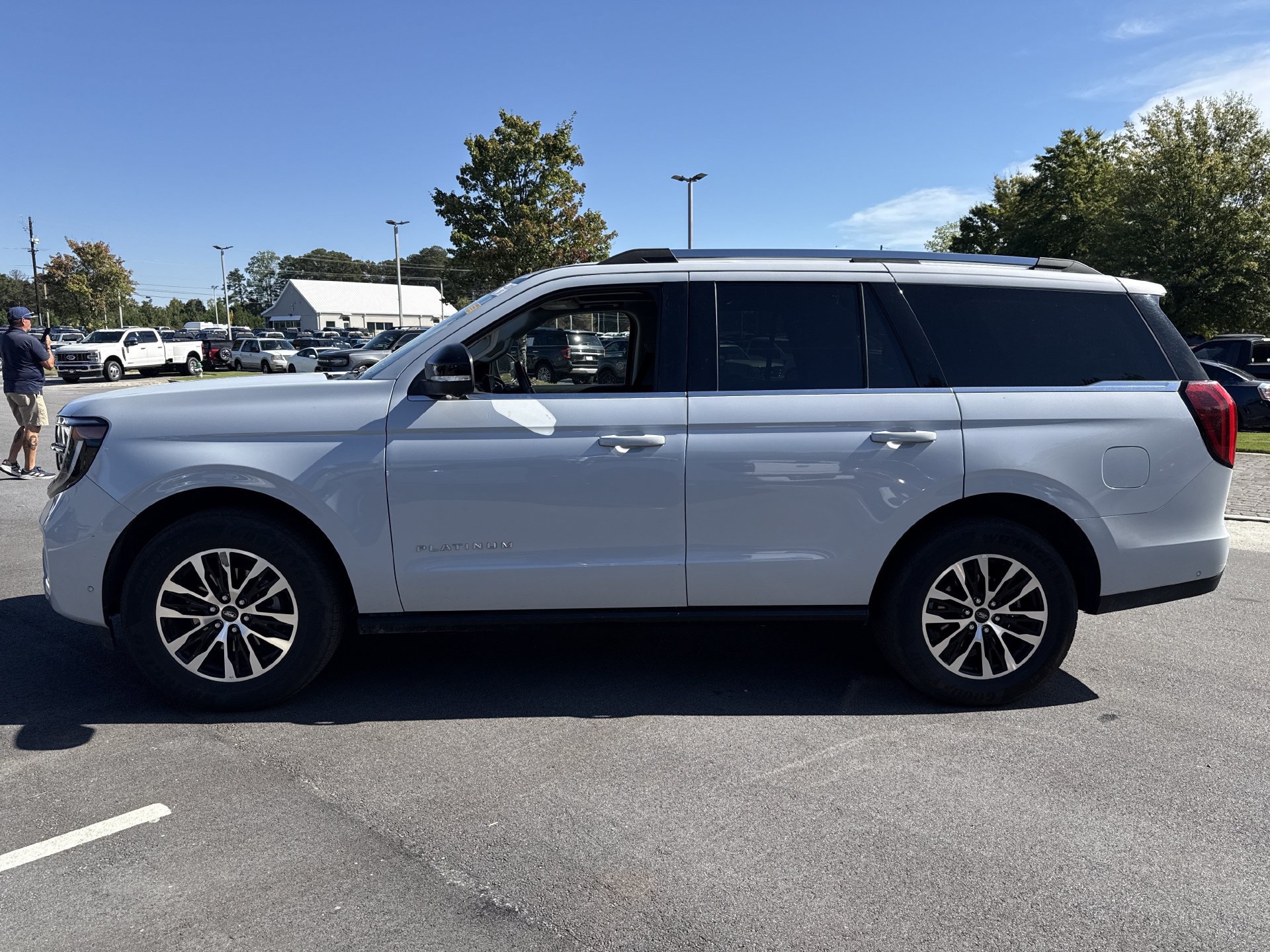 Used 2025 Ford Expedition Platinum AWD/4WD image 12