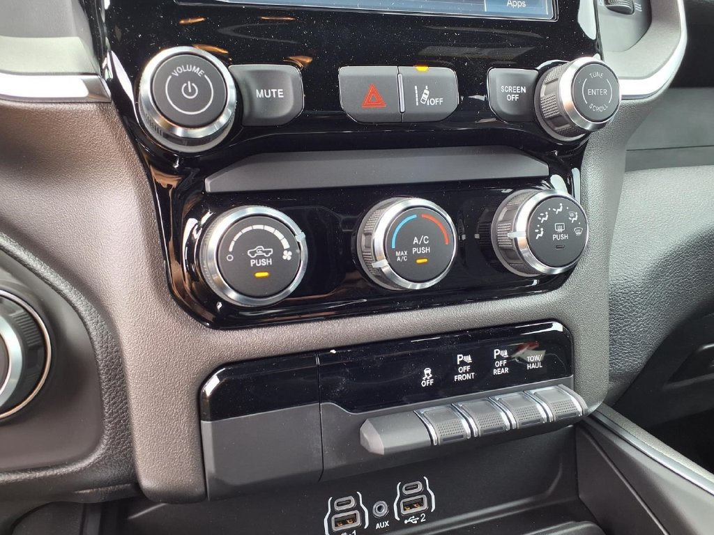 New 2026 RAM 1500 Express AWD/4WD image 9