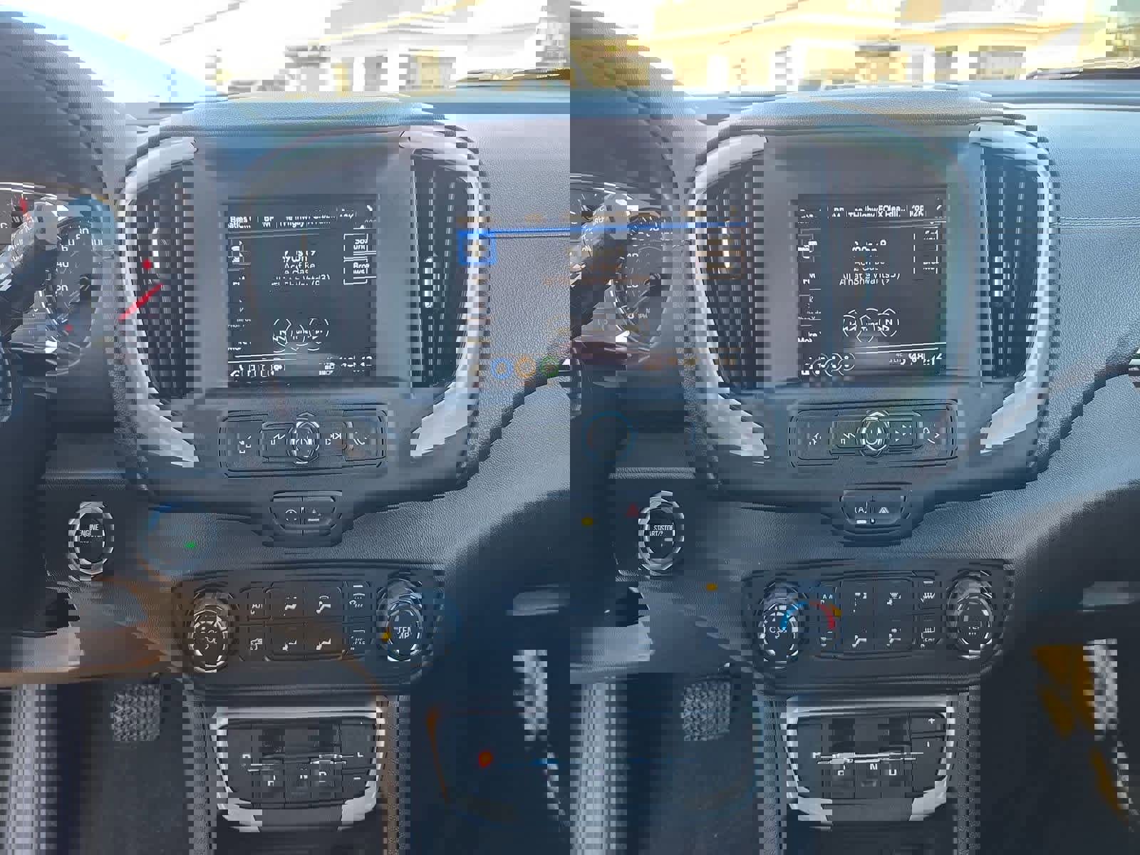 Used 2024 GMC Terrain SLE image 26