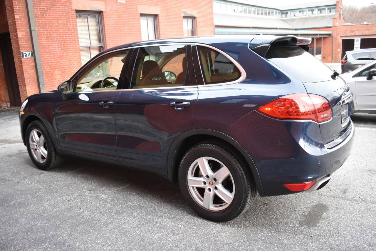 Used 2014 Porsche Cayenne S AWD/4WD image 6