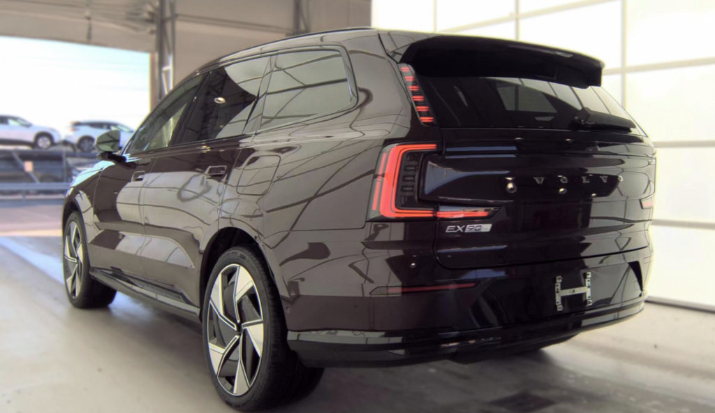 Certified 2025 Volvo EX90 Ultra AWD/4WD image 11