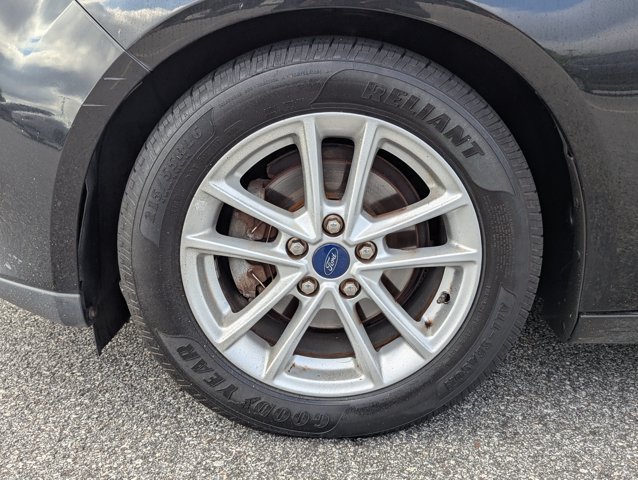 Used 2015 Ford Focus SE FWD image 9