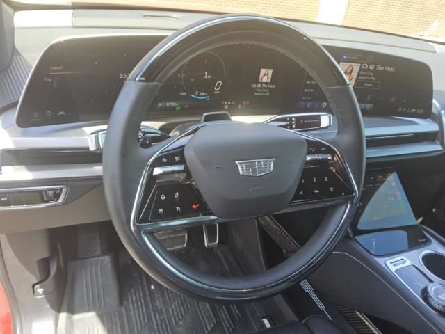 Used 2026 Cadillac Vistiq Sport w/ LPO, Floor Liner Package AWD/4WD image 3