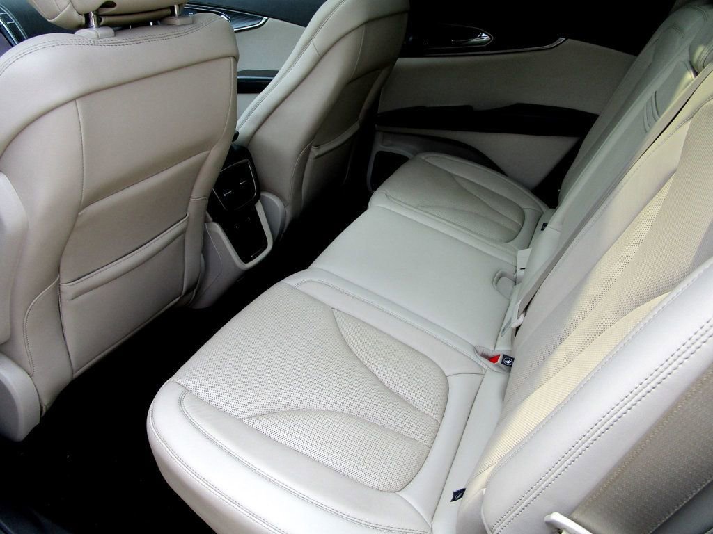 Used 2020 Lincoln Nautilus Reserve AWD/4WD image 18