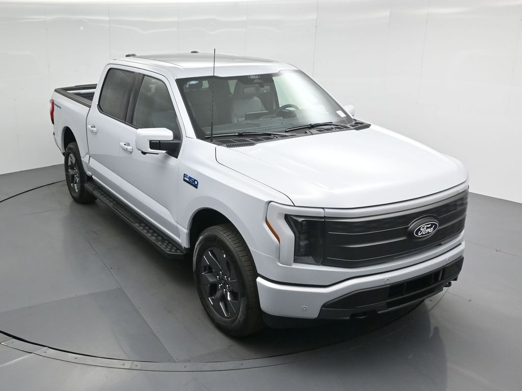 New 2025 Ford F150 Lightning Lariat image 38