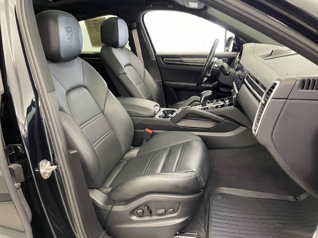 Used 2023 Porsche Cayenne S AWD/4WD image 23