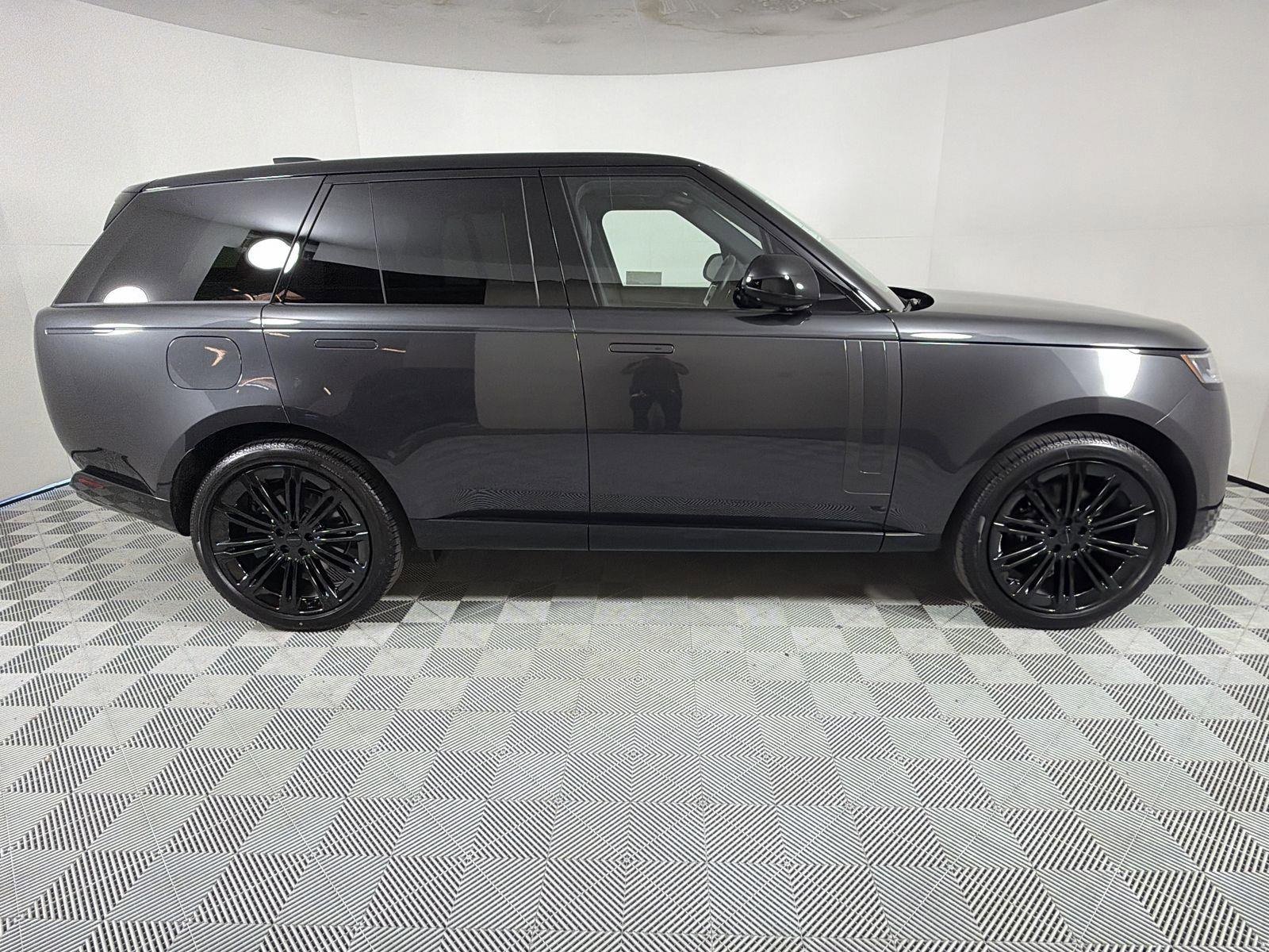 New 2026 Land Rover Range Rover SE image 6
