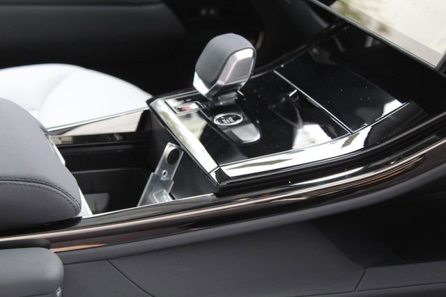 New 2025 Land Rover Range Rover Sport Dynamic SE image 24