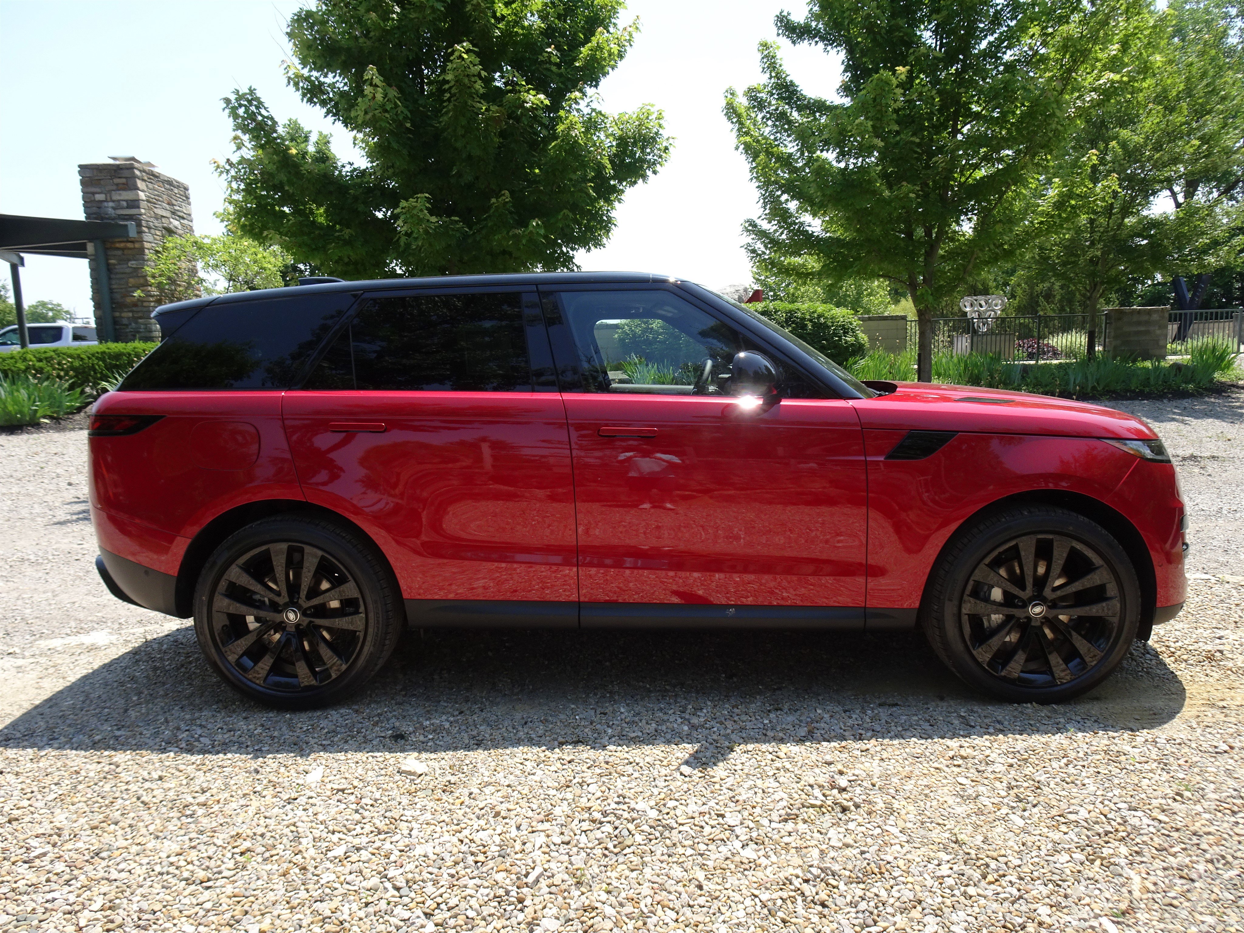 New 2025 Land Rover Range Rover Sport SE AWD/4WD image 10