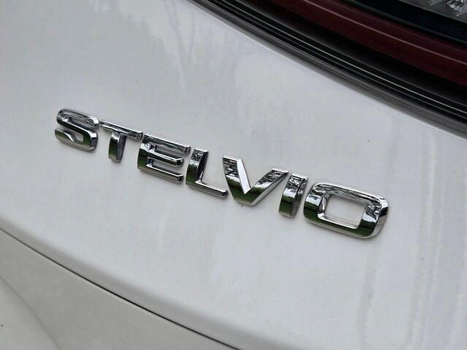 Used 2024 Alfa Romeo Stelvio Sprint RWD image 10