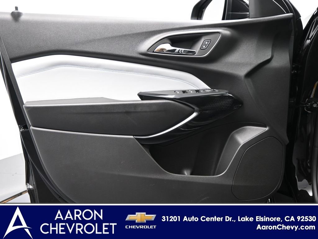 New 2026 Chevrolet Trax LT w/ Sunroof Package FWD image 13
