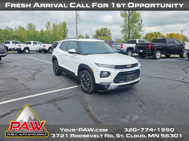 Used 2023 Chevrolet TrailBlazer LT image 2