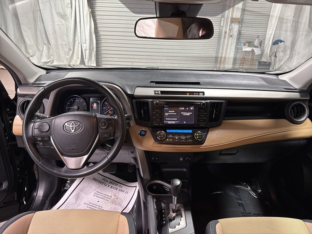Used 2018 Toyota RAV4 XLE FWD image 17