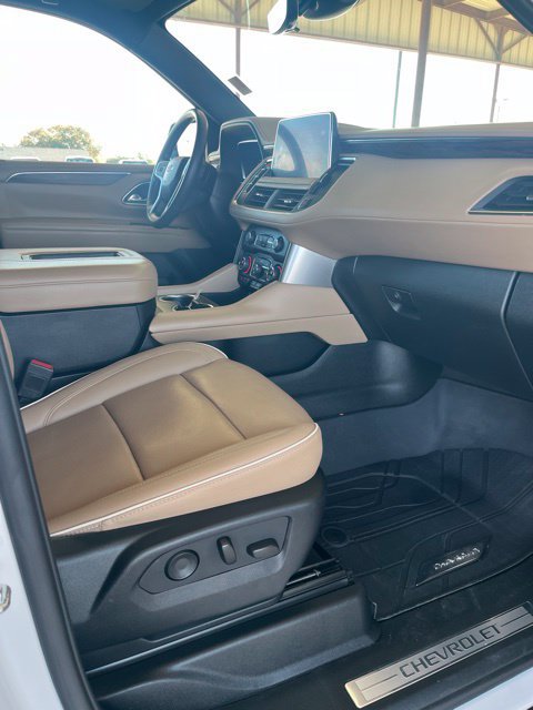 Used 2023 Chevrolet Suburban Premier AWD/4WD image 14