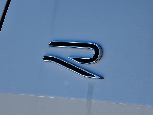 Certified 2025 Volkswagen Tiguan SE R-Line image 31