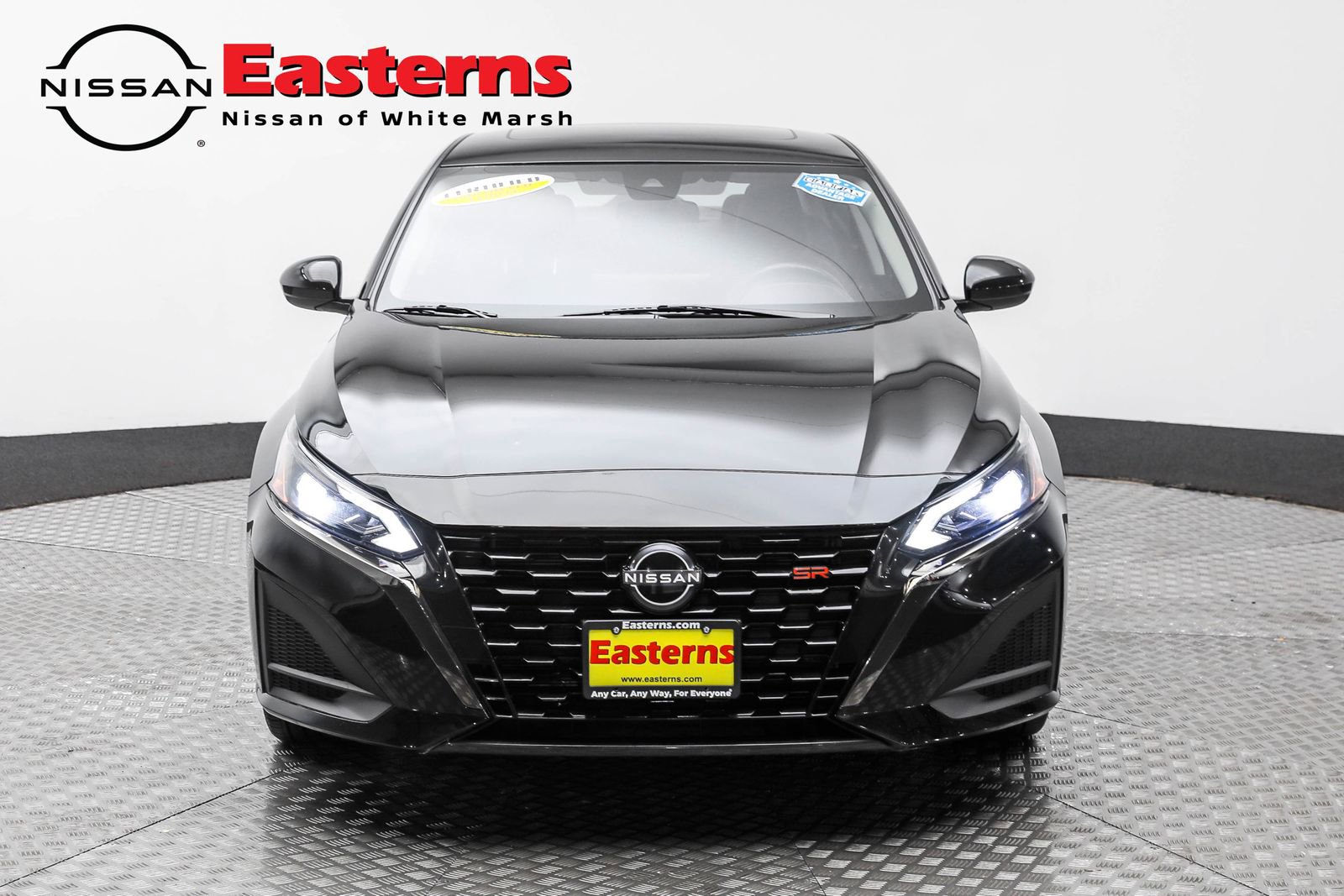 Used 2023 Nissan Altima 2.5 SR w/ SR Premium Package image 2