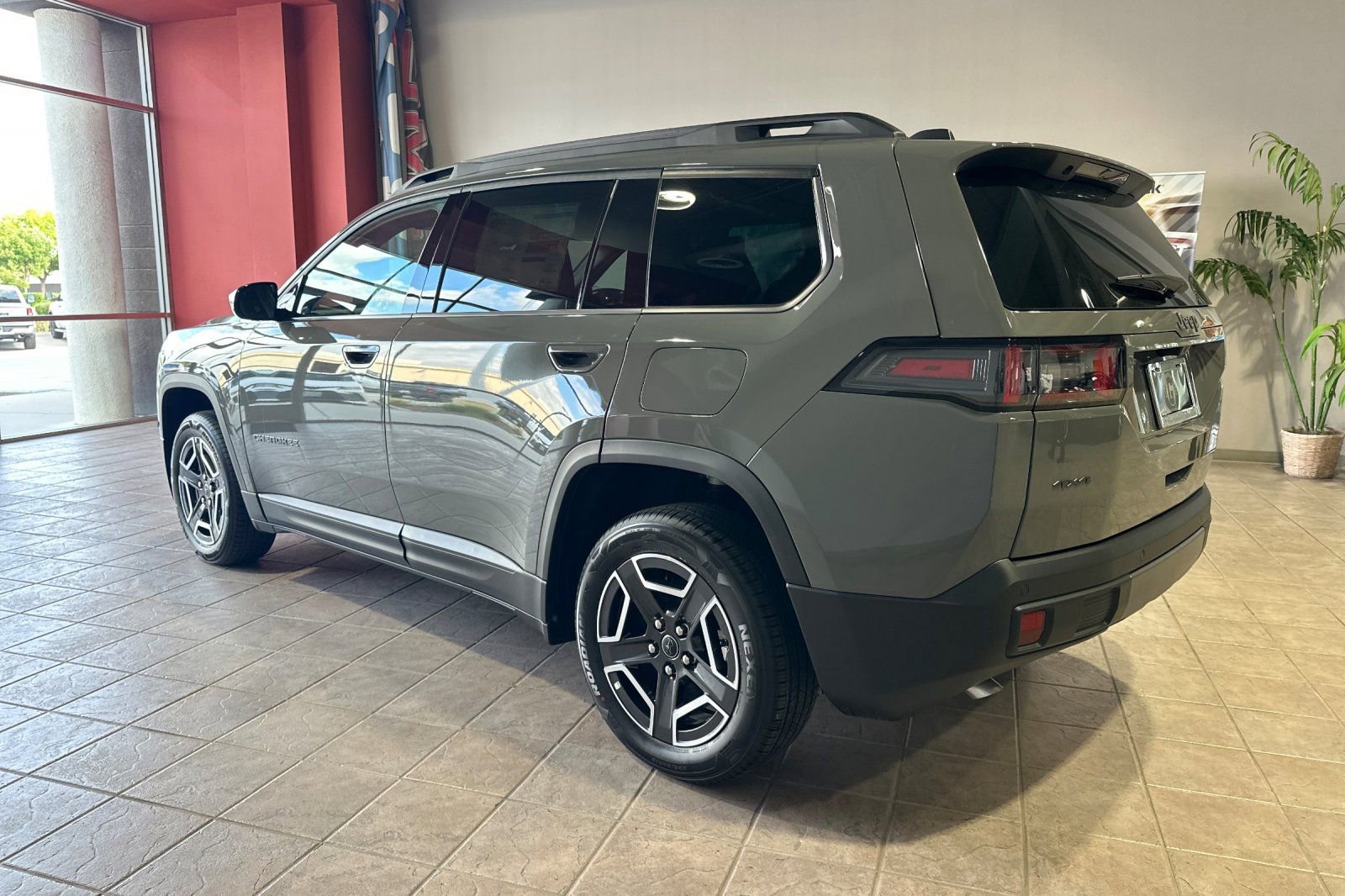 New 2026 Jeep Cherokee Laredo AWD/4WD image 4