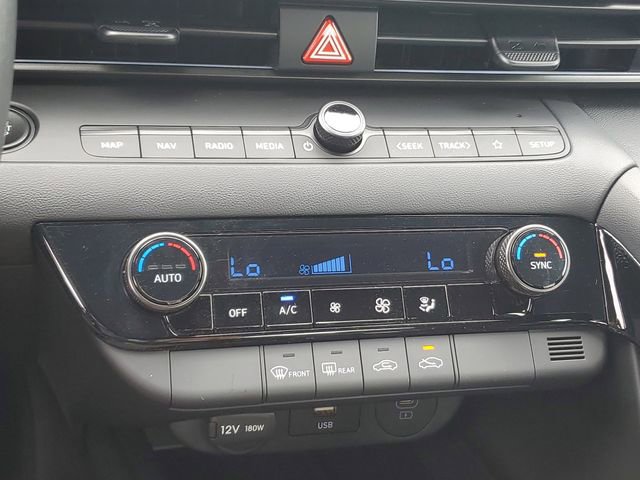 Certified 2025 Hyundai Elantra SEL FWD image 28