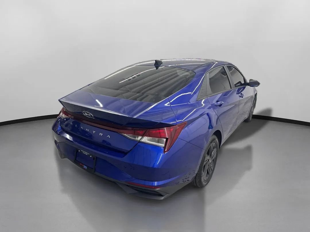 Used 2023 Hyundai Elantra SEL w/ Cargo Package FWD image 10