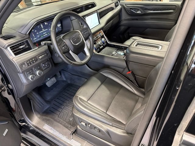 Used 2023 GMC Yukon XL Denali w/ Max Trailering Package AWD/4WD image 12
