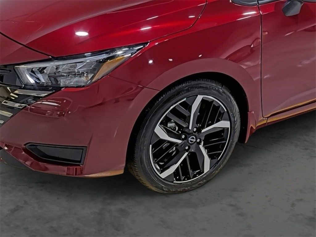 Used 2025 Nissan Versa SR w/ Trunk Package image 7