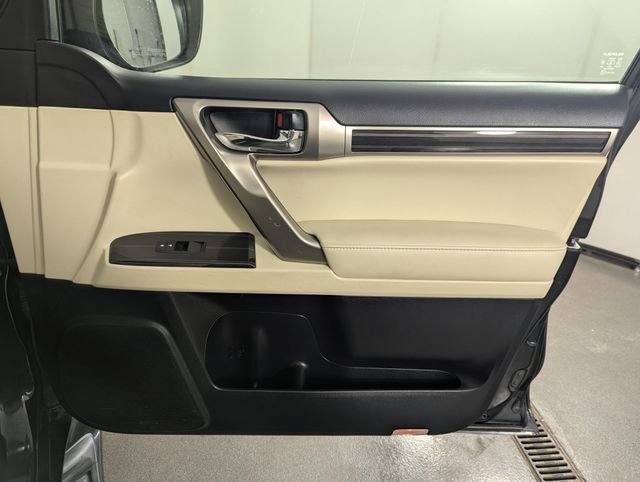Used 2020 Lexus GX 460 Premium w/ Premium Package image 25