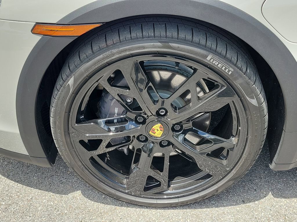 Certified 2022 Porsche Taycan 4 Cross Turismo AWD/4WD image 12