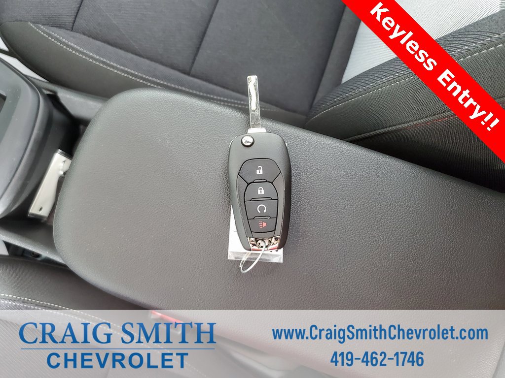 Used 2025 Chevrolet Trax RS w/ Sunroof Package image 6