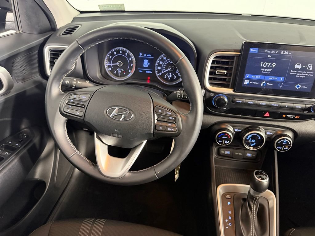 Used 2022 Hyundai Venue SEL FWD image 14