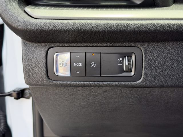 Used 2026 Chevrolet Traverse LT w/ Midnight/Sport Edition FWD image 8