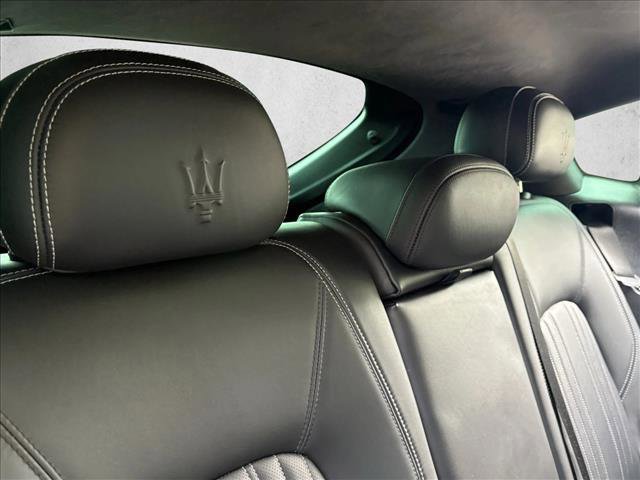 Used 2018 Maserati Levante GranLusso AWD/4WD image 19