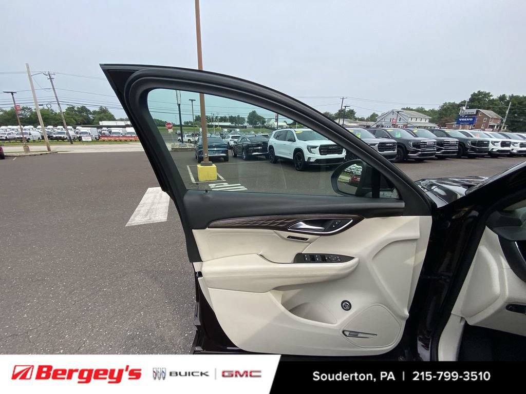 Certified 2021 Buick Envision Avenir w/ Technology Package II AWD/4WD image 26