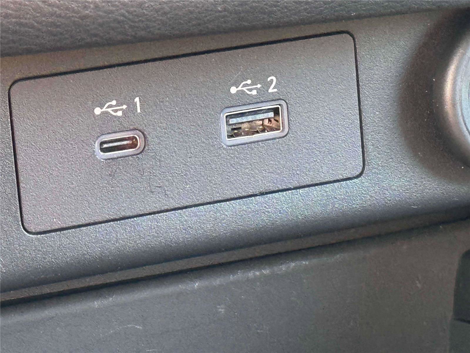 Used 2023 Nissan Rogue SV image 31