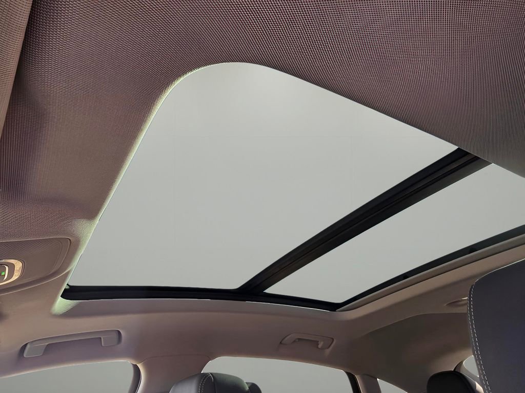 Used 2020 Audi e-tron Premium Plus image 25