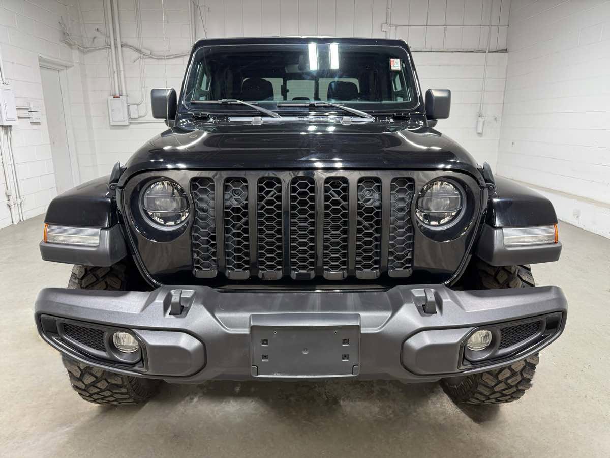 Used 2023 Jeep Gladiator Sport image 2