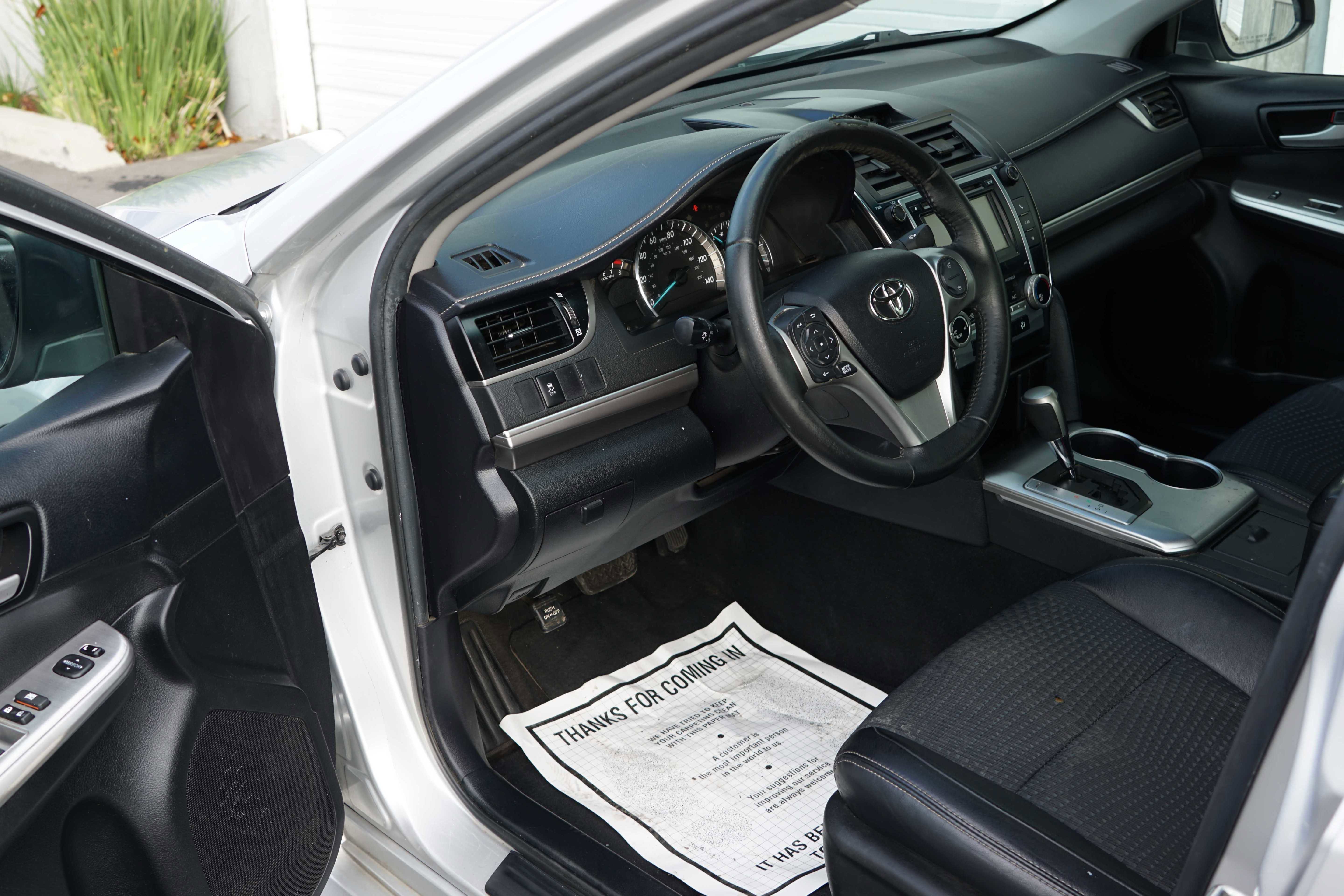 Used 2014 Toyota Camry SE image 37