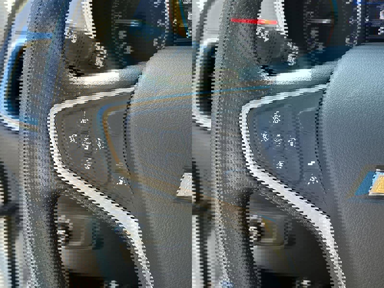 Used 2022 Chevrolet Equinox LS w/ LS Convenience Package image 23