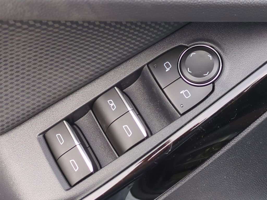 New 2026 Chevrolet Equinox RS w/ Convenience Package III image 24