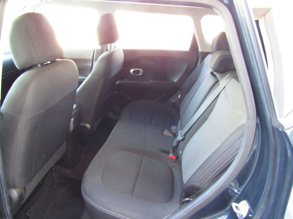 Used 2018 Kia Soul + image 23
