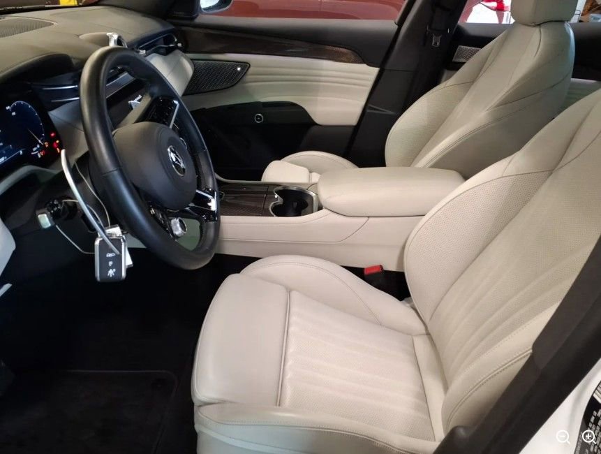 Used 2023 Maserati Grecale Modena image 4