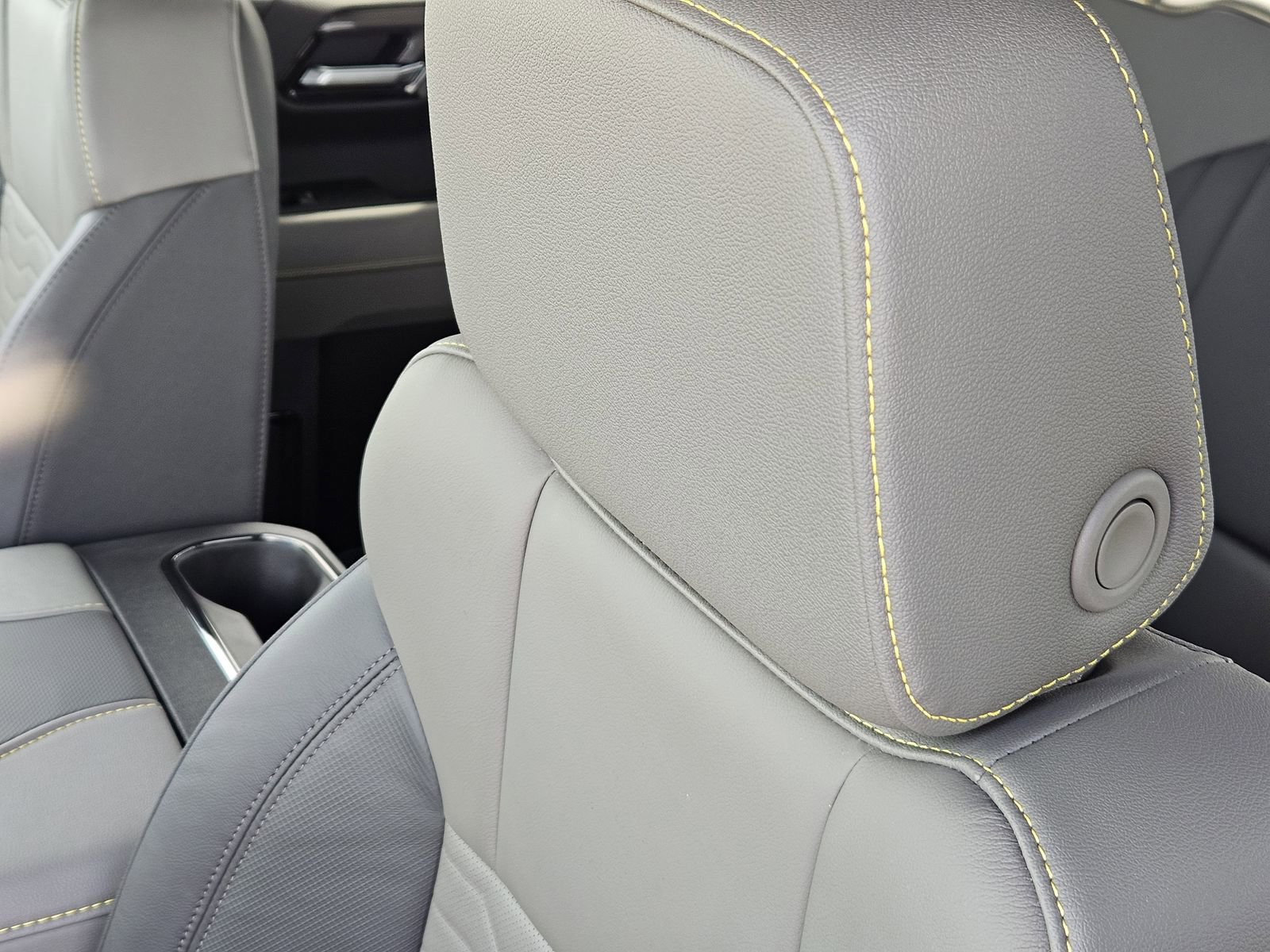 Certified 2026 Chevrolet Silverado 1500 ZR2 w/ Dark Appearance Package image 32