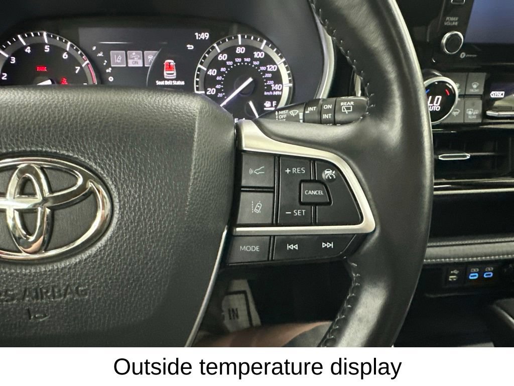 Used 2022 Toyota Highlander XLE FWD image 44