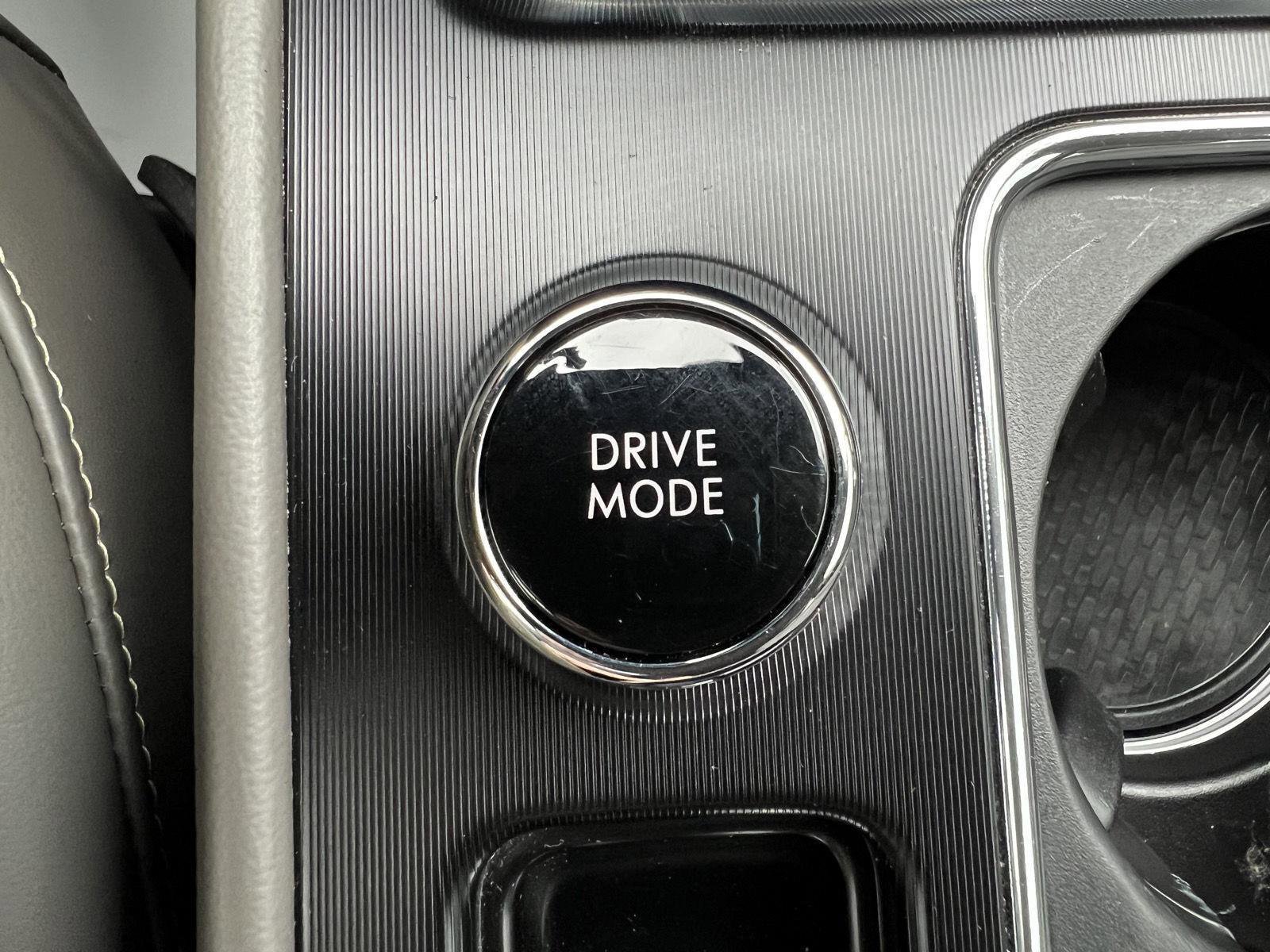Used 2025 Lincoln Corsair AWD image 35