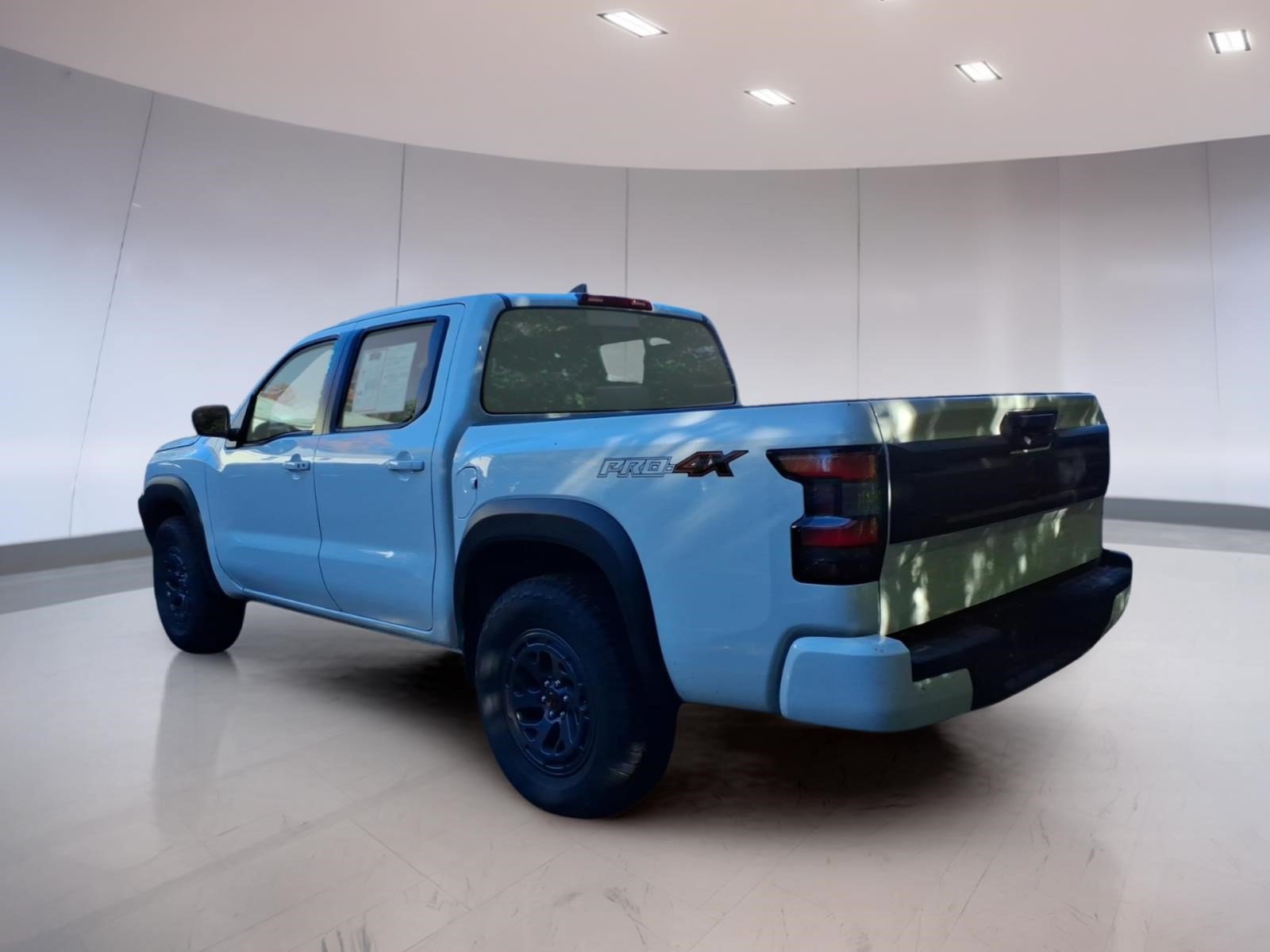 Used 2026 Nissan Frontier PRO-4X AWD/4WD image 3