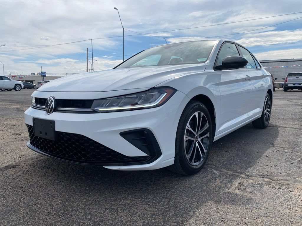 Used 2025 Volkswagen Jetta Sport FWD image 2