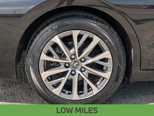 Used 2023 Lexus ES 350 w/ Accessory Package (Z1) image 13