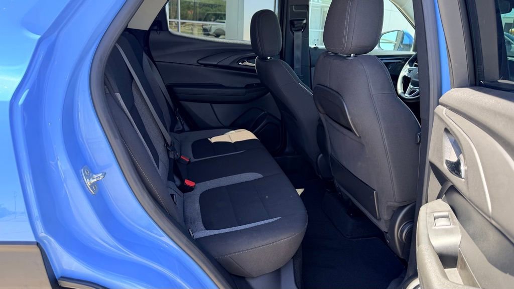 Used 2024 Chevrolet TrailBlazer LT w/ LT Cold Weather Package FWD image 14