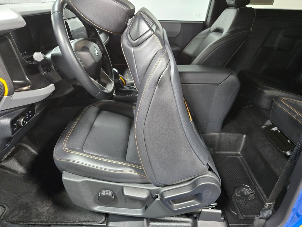 Used 2023 Ford Bronco Badlands image 32