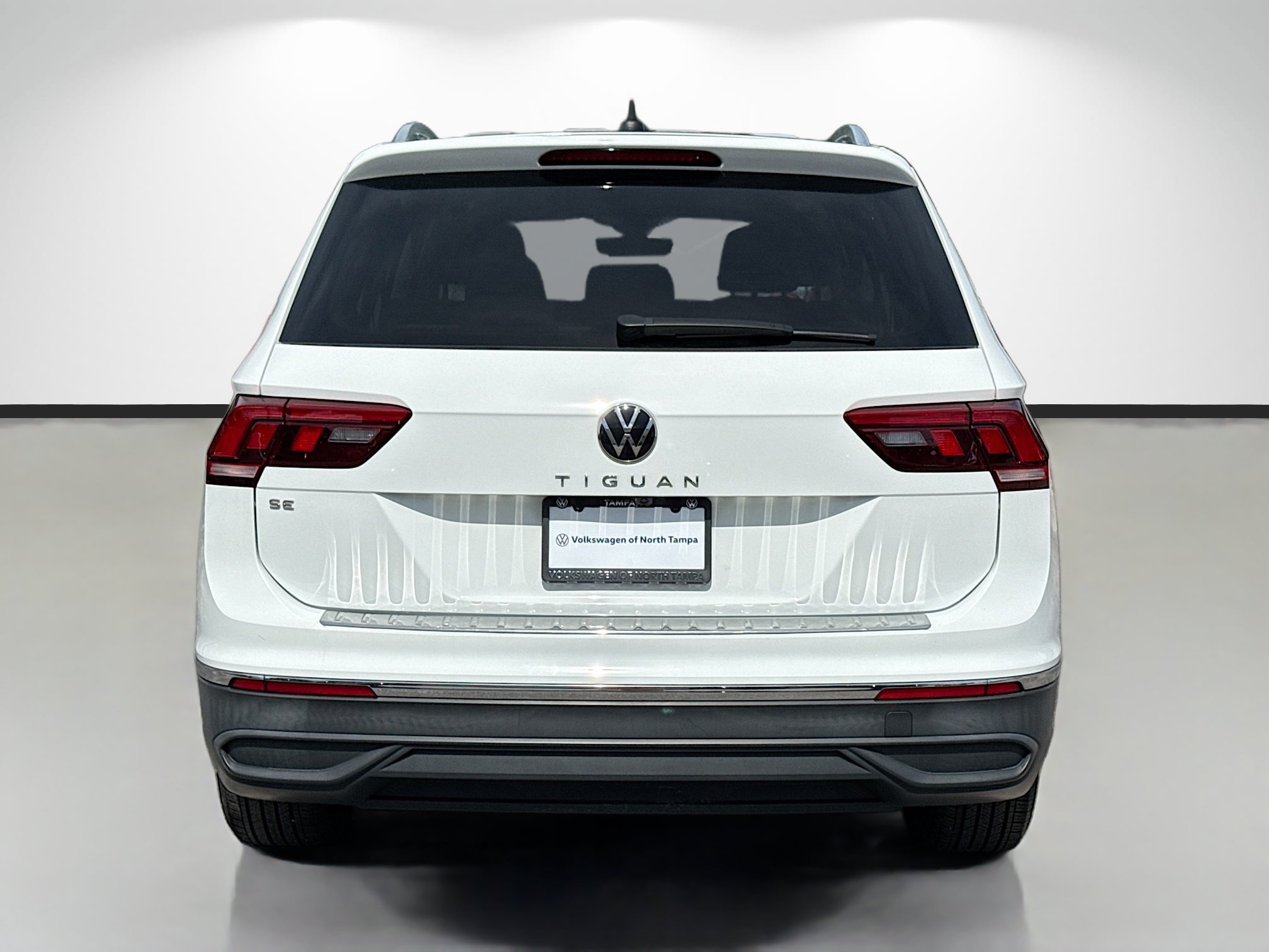 Used 2024 Volkswagen Tiguan SE FWD image 4