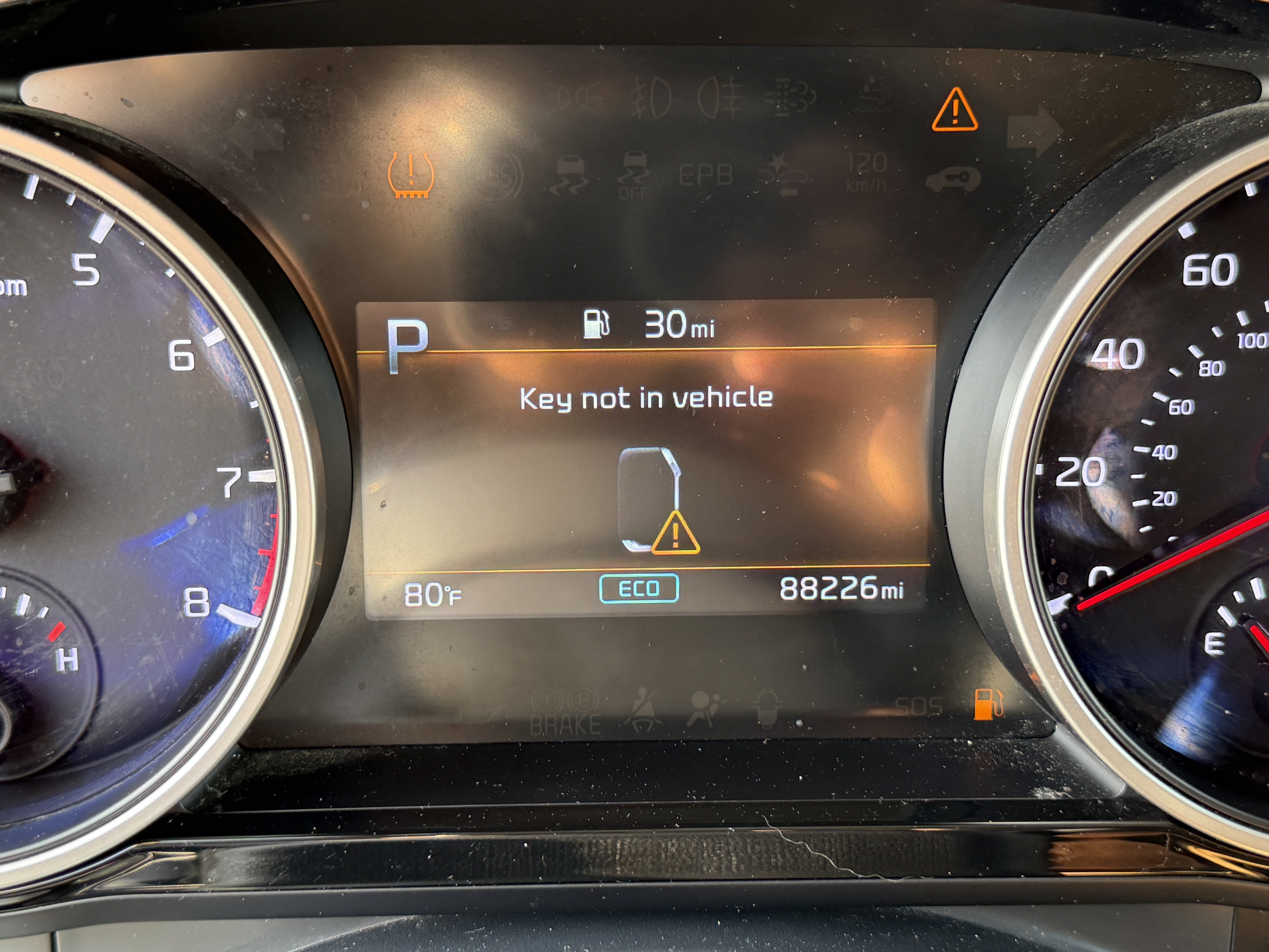 Used 2022 Kia Carnival EX FWD image 21